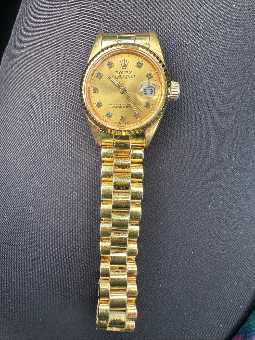 Vintage Women’s Gold Watch Imitation